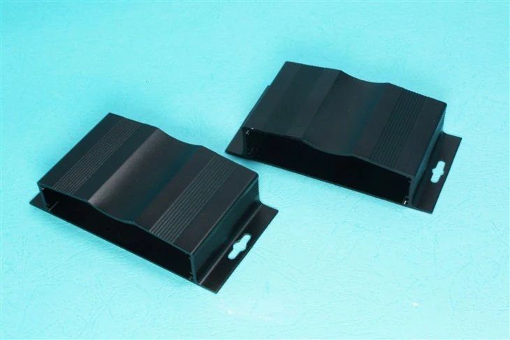 Aangepaste CNC-bewerking van geëxtrudeerde aluminium elektronische behuizing